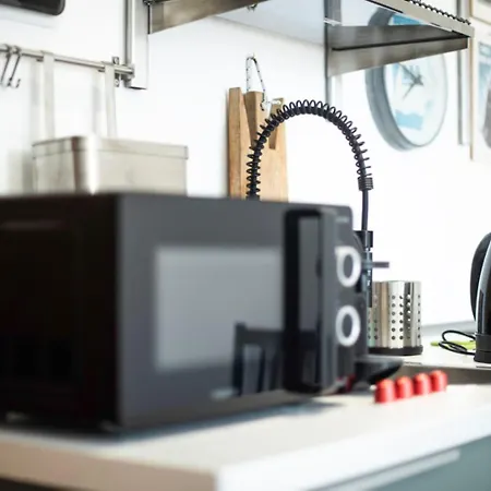 La Nina Aria Di Mare Nel Centro Storico Génova