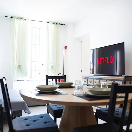 La Nina Aria Di Mare Nel Centro Storico Génova